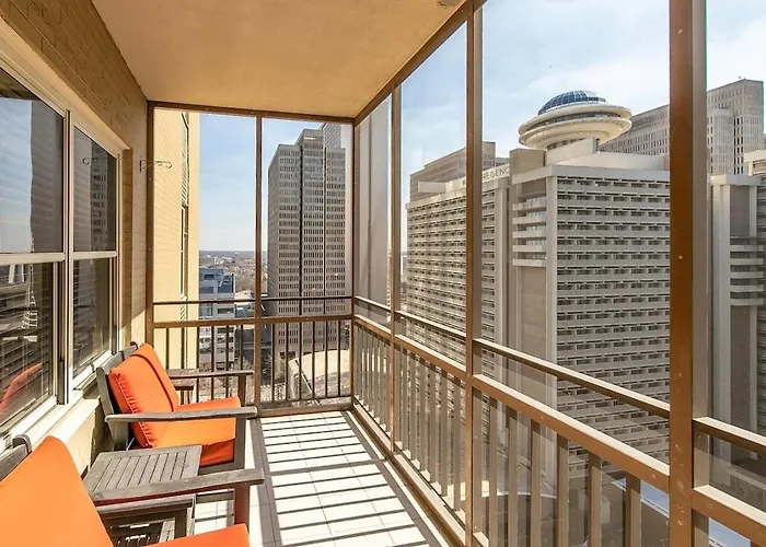 High Rise Downtown Condo With Skyline View