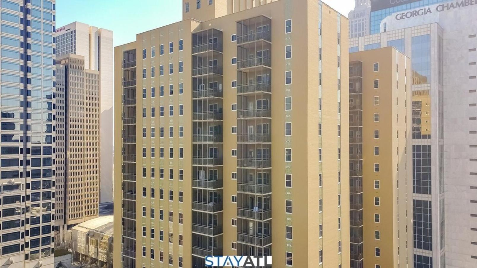 Ferienhaus High Rise Downtown With Skyline View